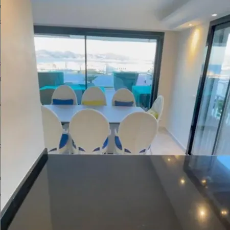 Appartement 100 M2 Penthouse With 2 Suites, 80 M2 Terrace