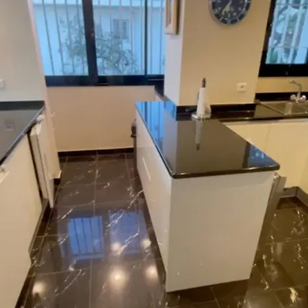 100 M2 Penthouse With 2 Suites, 80 M2 Terrace Appartement