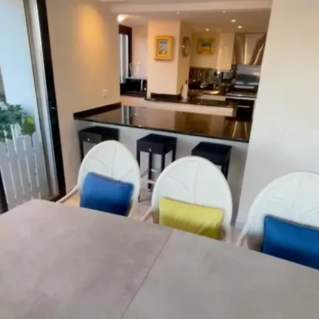 100 M2 Penthouse With 2 Suites, 80 M2 Terrace Appartement Cannes
